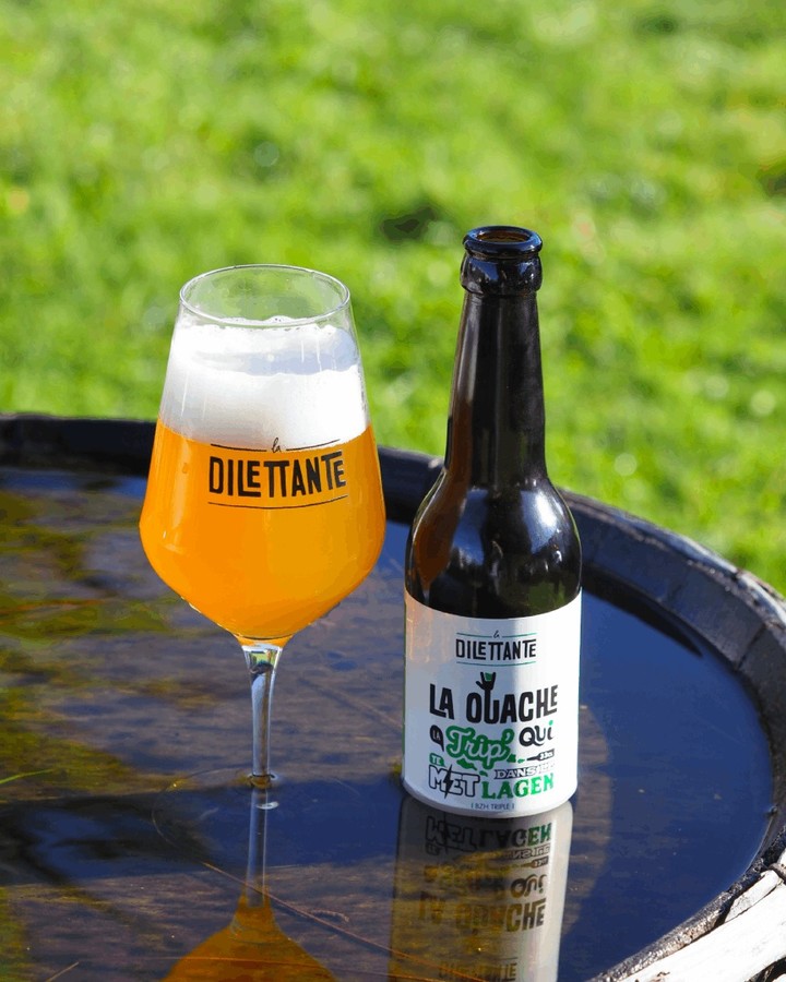 Notre nouvelle bière permanente : une bière triple et 100% bretonne qui te met la ouache dans le gosier !  Sèche, chaleureuse, épicée et légèrement herbacée, elle t'accompagne quand tu as quelque chose à fêter. 🤘  ÷  #LaOuache #bieretriple #nouvellepermanente #biereartisanale #craftbeer #craftbinouze #bierebio #organicbeer #biereblonde #blondebeer #bierrebretonne #localbeer #frenchcraftbeer #saintnolff #vannes #morbihan #bzh #ladilettante